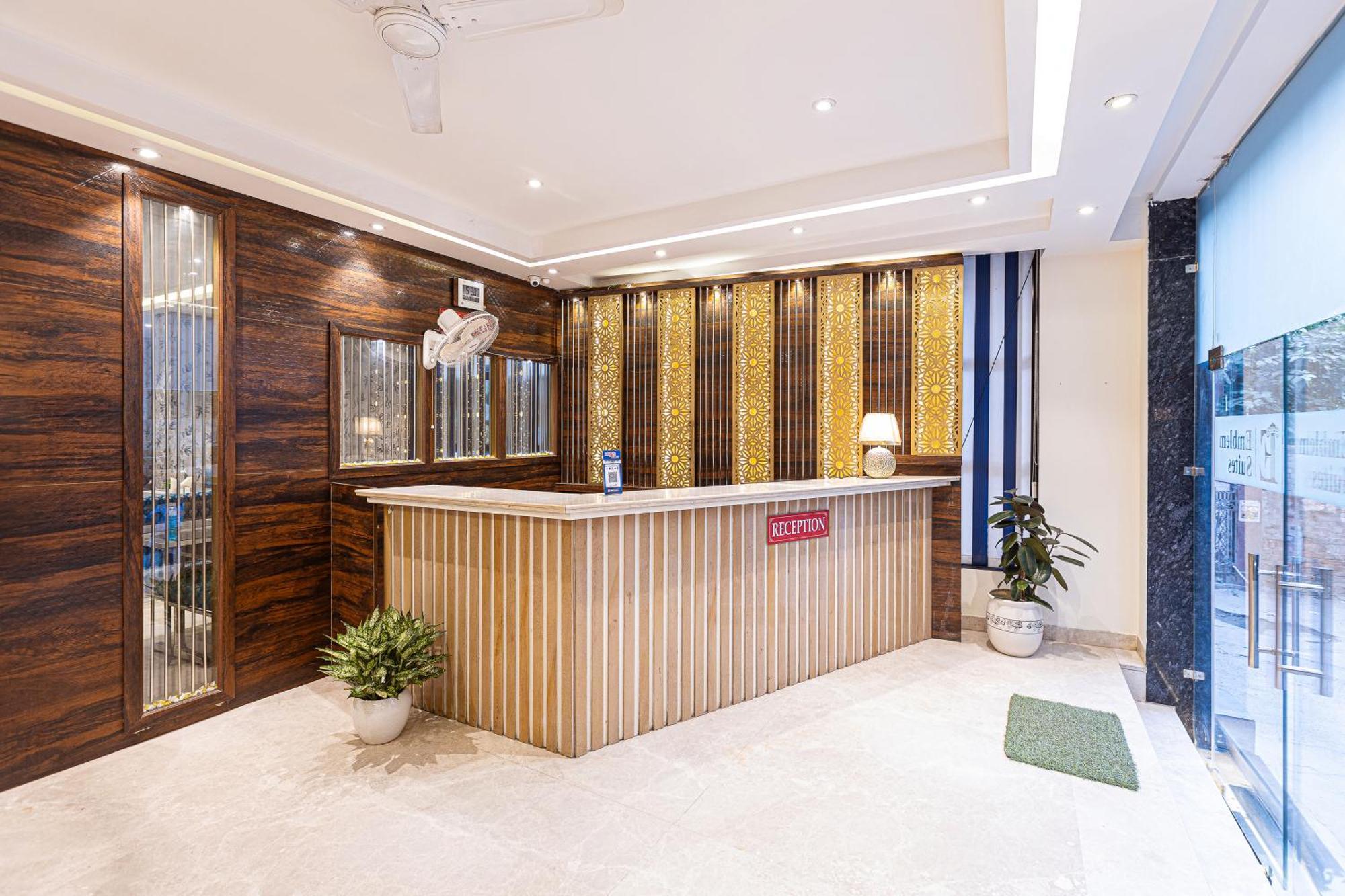 Hotel Emblem Suites- Near Delhi Airport New Delhi Exterior photo
